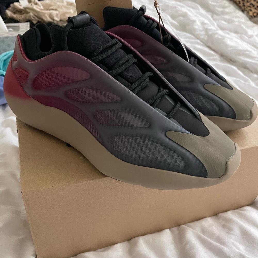 adidas Yeezy 700 V3 Fade Carbon size 10.5 Ships ASAP won on adidas confirmed App